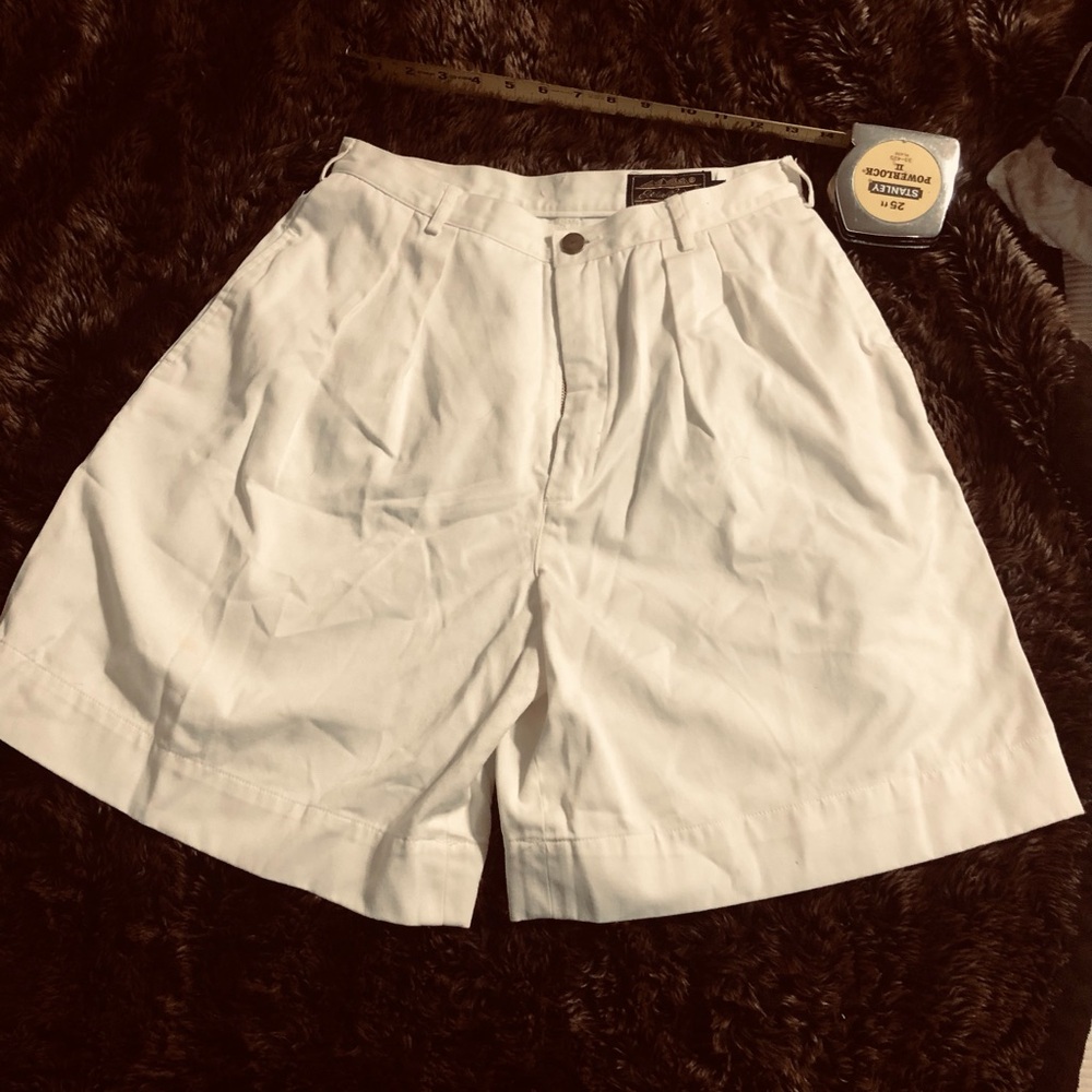 Eddie Bauer White Pleated women’s Jean-Style Shorts vintage size 12